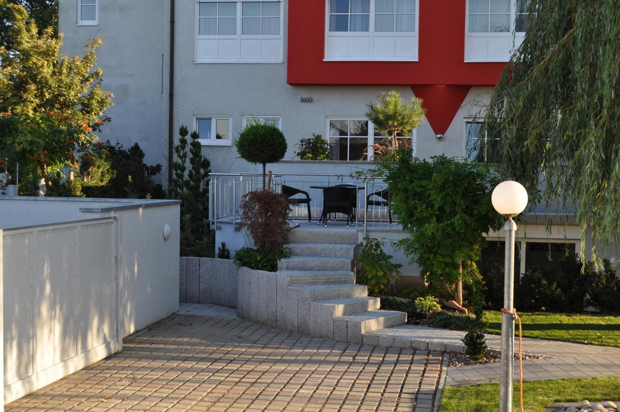 אנדינגן Kirchers Park & Wellnesshotel Kaiserstuhl Garni מראה חיצוני תמונה