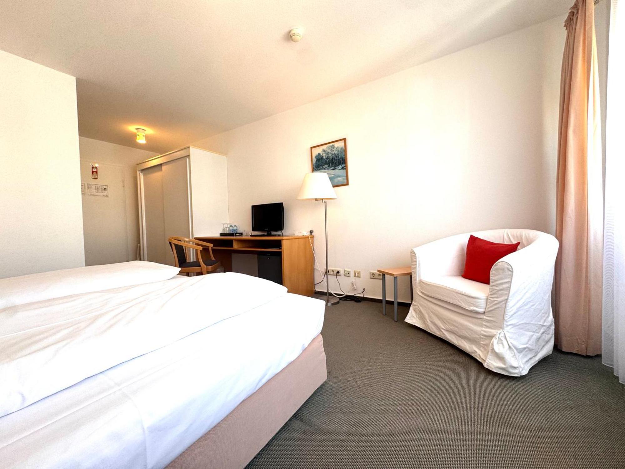 אנדינגן Kirchers Park & Wellnesshotel Kaiserstuhl Garni מראה חיצוני תמונה