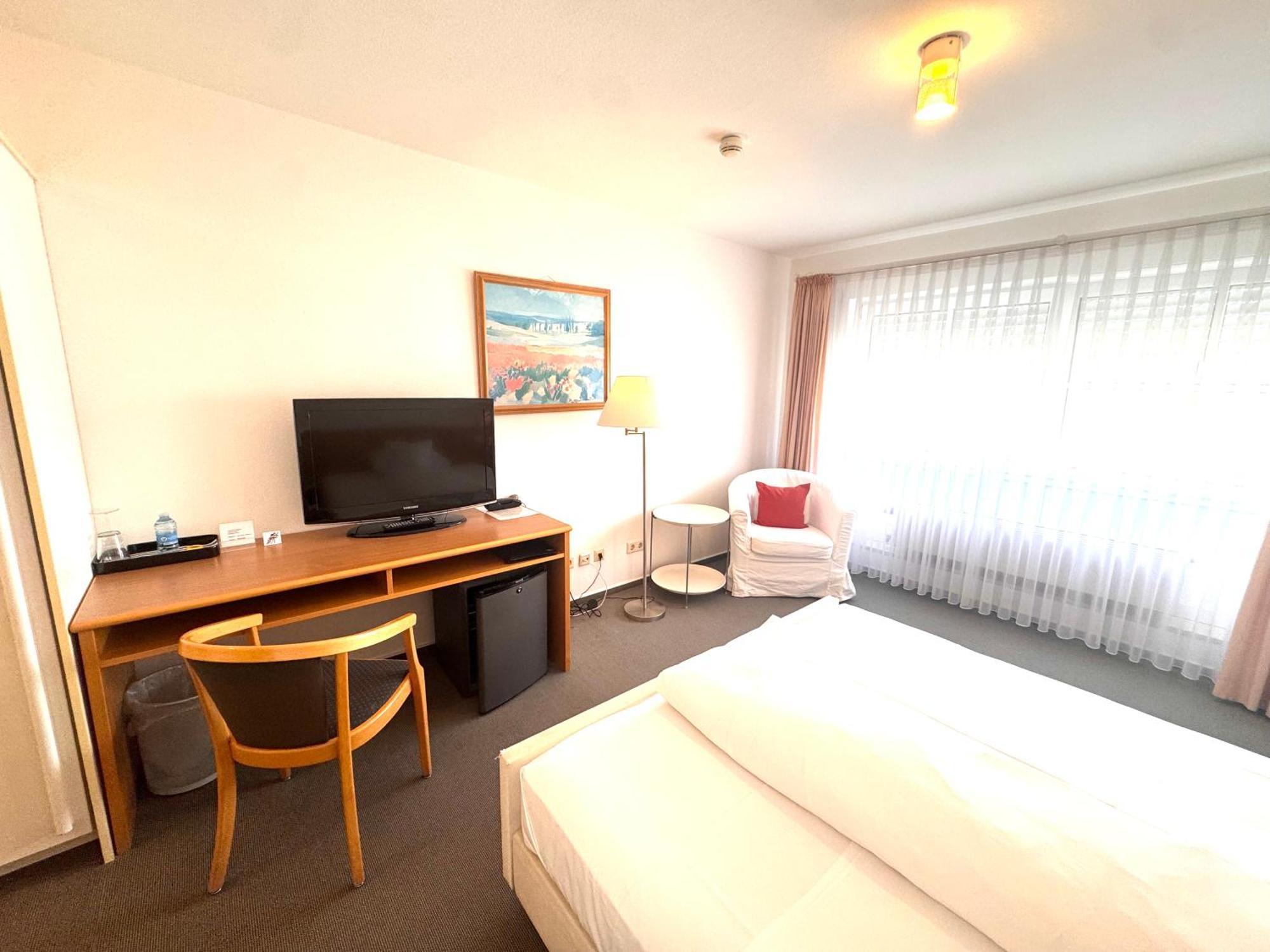 אנדינגן Kirchers Park & Wellnesshotel Kaiserstuhl Garni מראה חיצוני תמונה