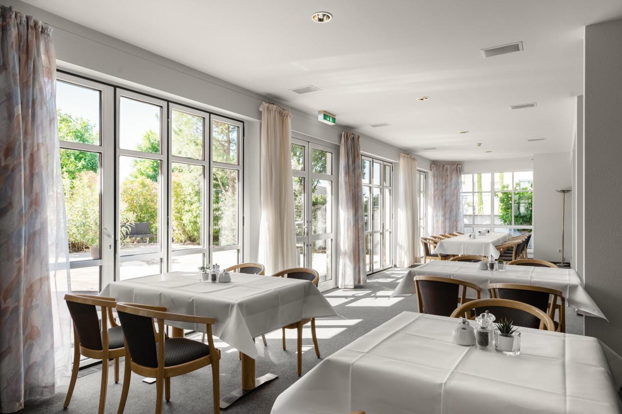 אנדינגן Kirchers Park & Wellnesshotel Kaiserstuhl Garni מראה חיצוני תמונה