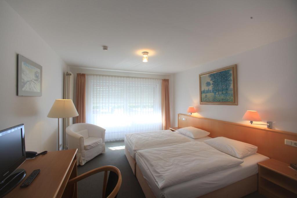 אנדינגן Kirchers Park & Wellnesshotel Kaiserstuhl Garni מראה חיצוני תמונה